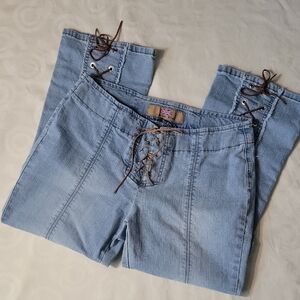 London Blue Lace-Up Women's Capri Jeans